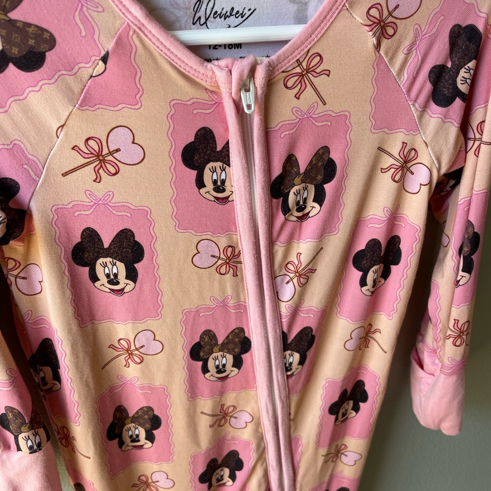 Wei Wei Bamboo Minnie Mouse Print Pink Bamboo Zippy Sleeper - Picture 2 of 5